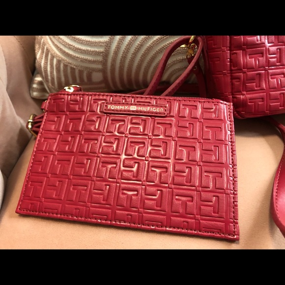 Brand New Red Crossbody Tommy - Picture 3 of 8